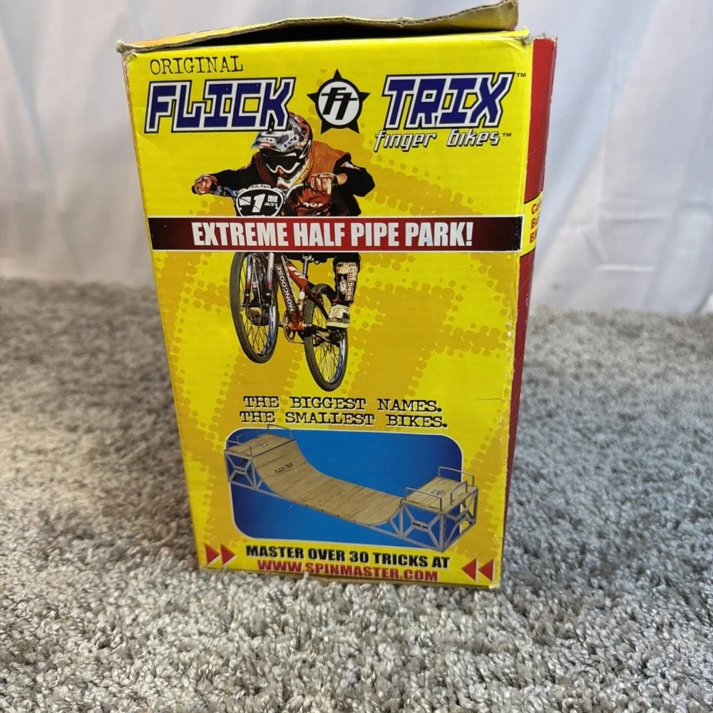 2000 Flick Trix Finger Bikes Extreme Half Pipe Park Missing Rails With Box used